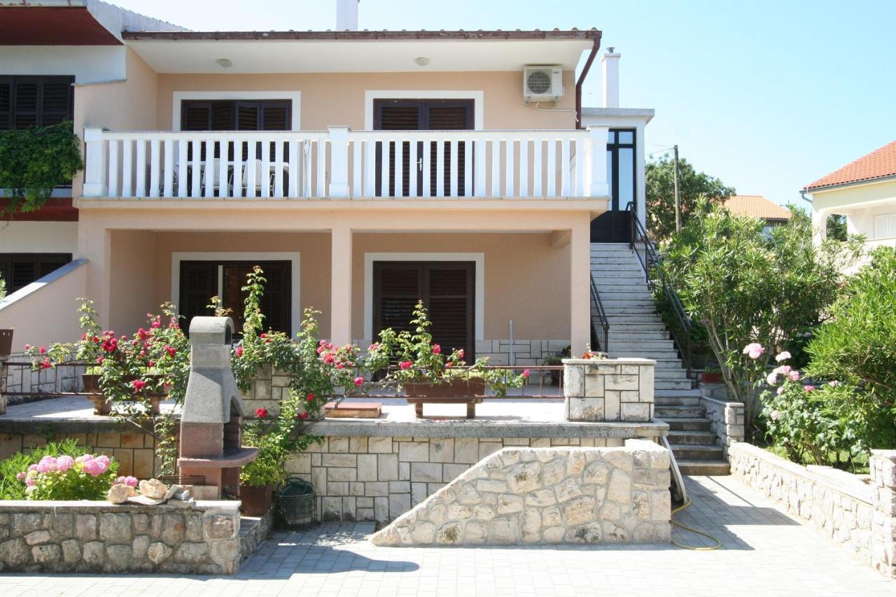 Apartments Grskovic G. Jesenovica Šilo Exterior foto